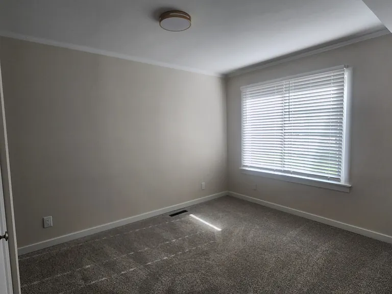 118 S Elm St — Photo 13