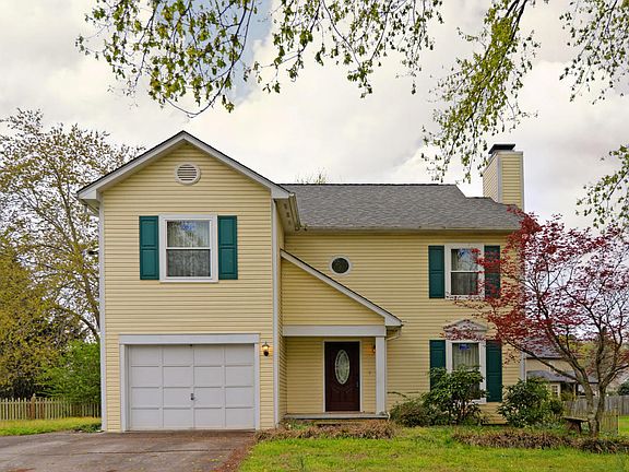 3rd image of 8808 Shoreham Blvd