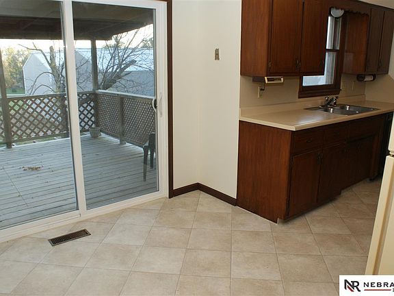5th image of 3007 Evelyn St