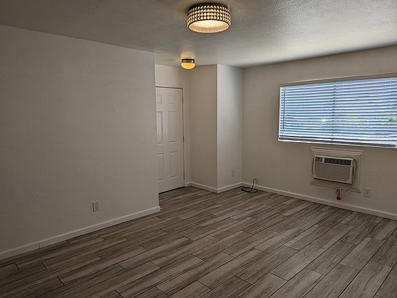5th image of 6081 Wilkinson St