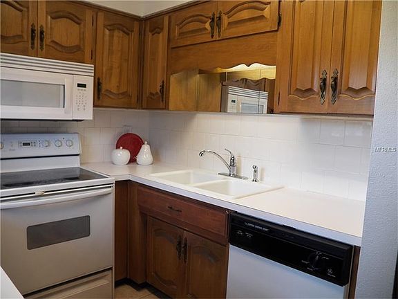 4th image of 3481 Whitman Ct
