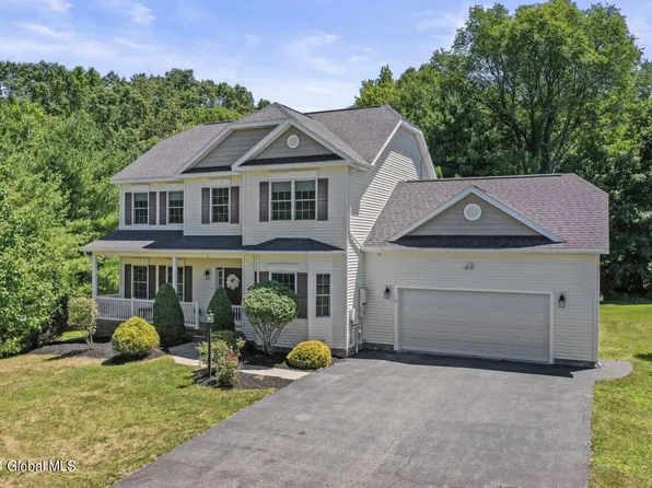 6 Nicole Court, Clifton Park, NY 12065