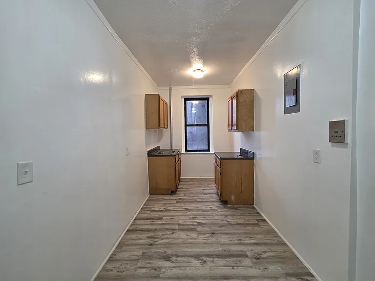 45 E Mosholu Pkwy N #3D — Photo 3