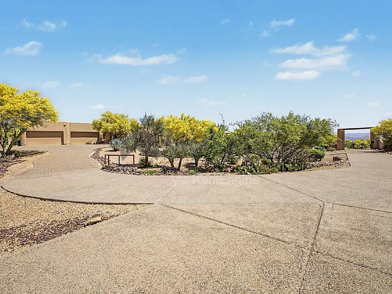 14006 E Mark Ln — Photo 4