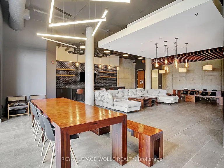 255 Northfield Dr E #302 — Photo 38