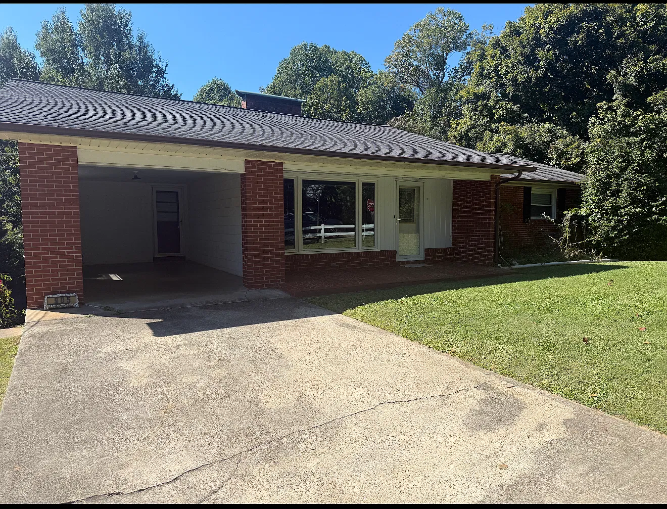 3 bed, 1.5 bath, 1361 sqft, $1,600 — Photo 2