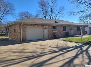 1918 Avalon Rd, Dubuque, IA 52001