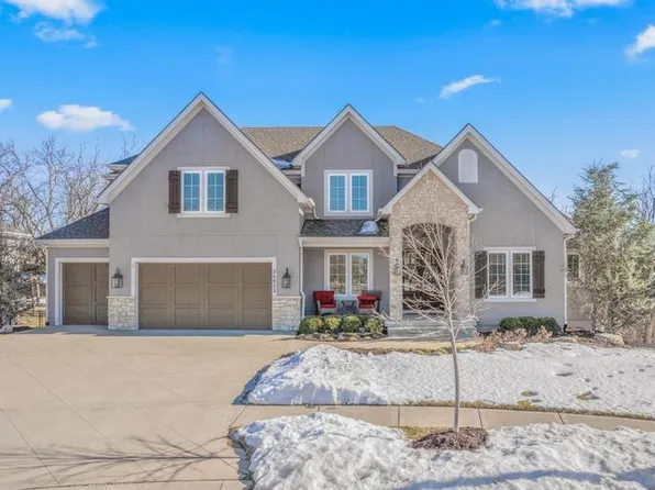 24823 W 95th Ter, Lenexa, KS 66227