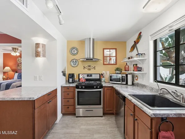 176 S Paseo Sarta APT B, Green Valley, AZ 85614