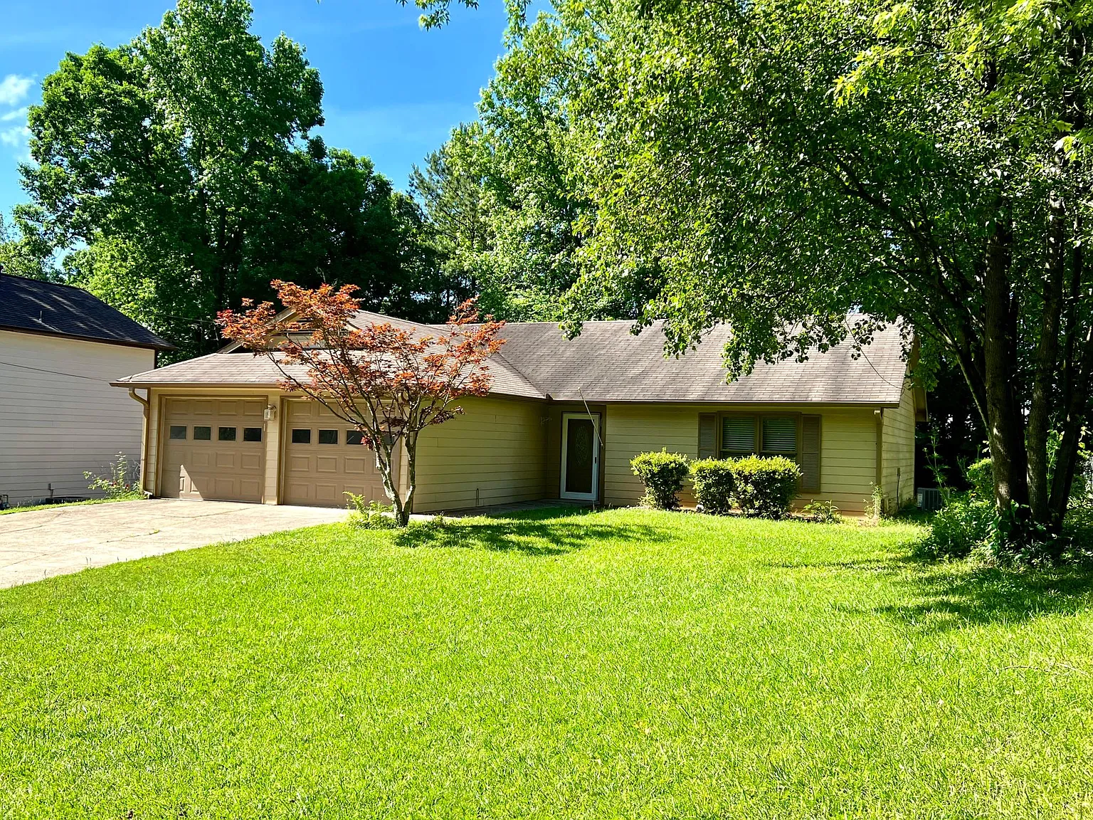 3 bed, 1638 sqft, $2,195 — Photo 1