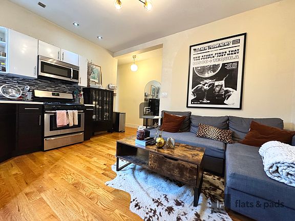 4th image of 778 Park Pl APT 10