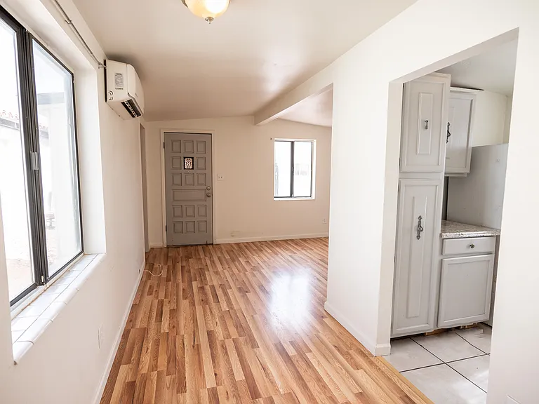 2506 E Seneca St — Photo 12