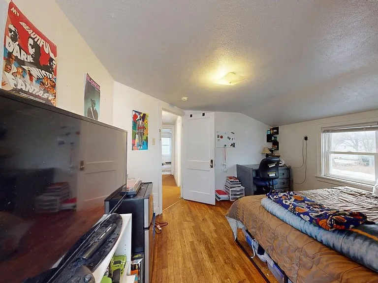 147 Campus Ave — Photo 11