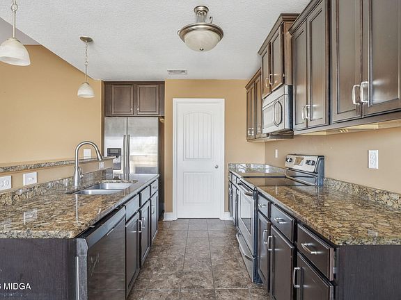 3rd image of 204 Brandon Way