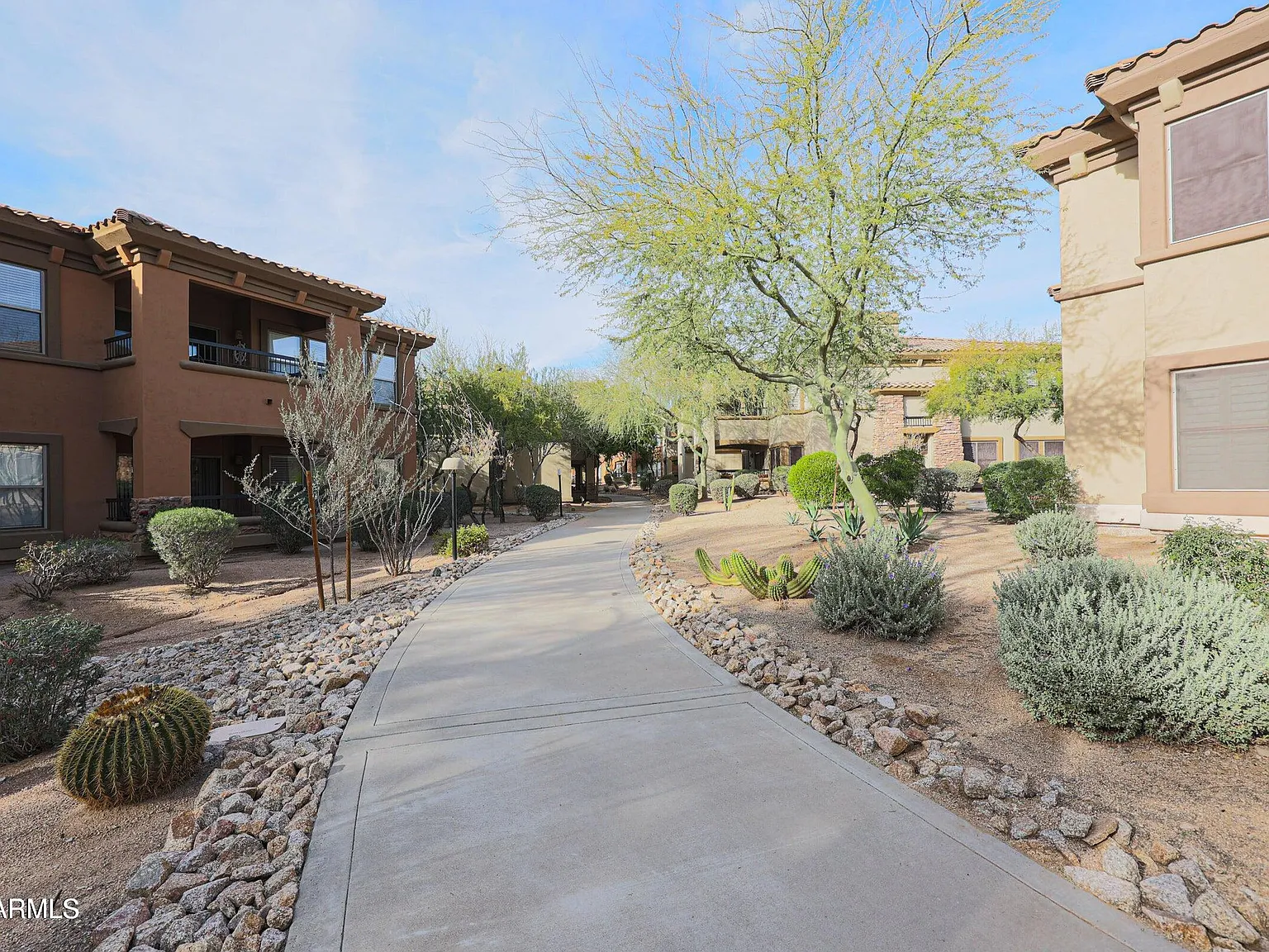 3 bed, 2.0 bath, 1729 sqft, $3,450 — Photo 2