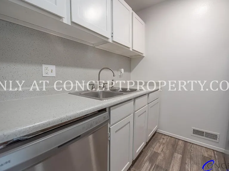 Foothill Terrace — Photo 151
