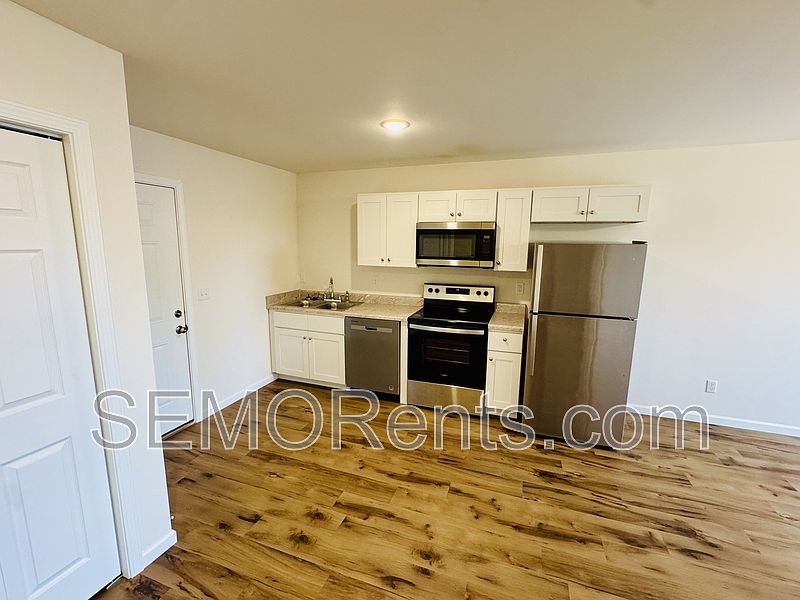 1st image of 222 Coles Hls #205