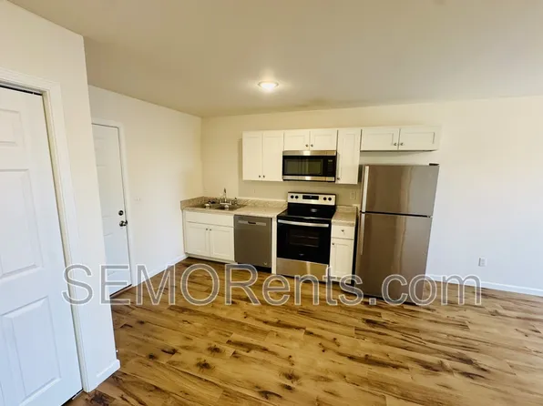 222 Coles Hls #205, Jackson, MO 63755