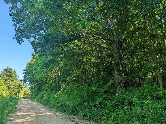4th image of Pleasant Valley Dr