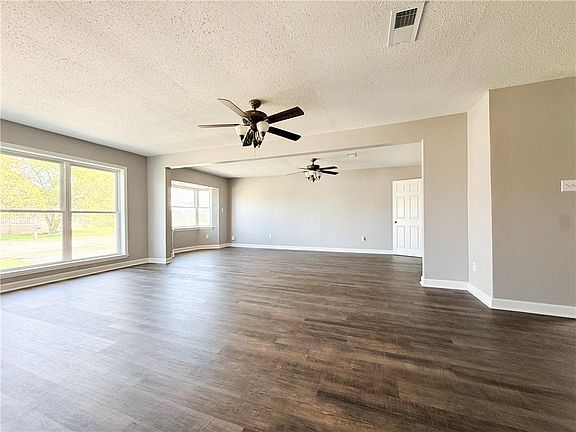 5th image of 2048 Carver Dr