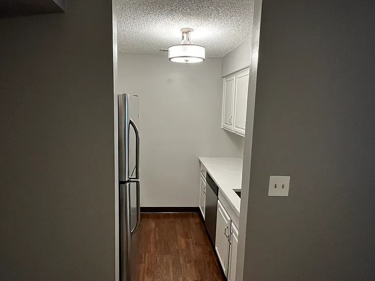 5305 Ravens Crest Dr — Photo 4