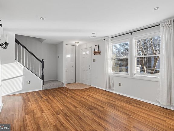 5th image of 8213 Claremont Woods Dr