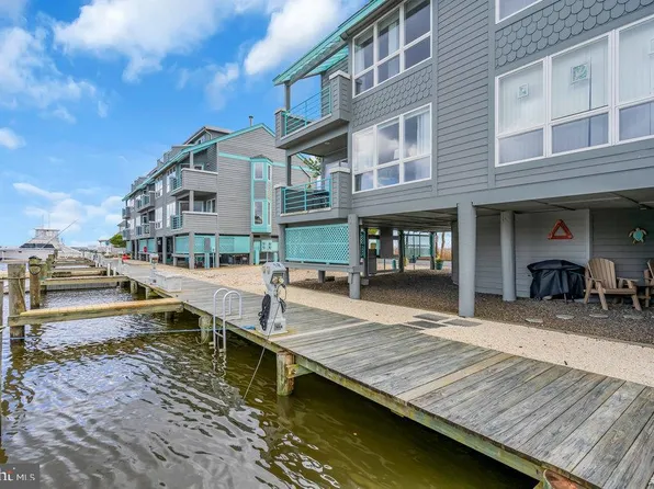 36 Grand Bay Harbor Dr, Waretown, NJ 08758