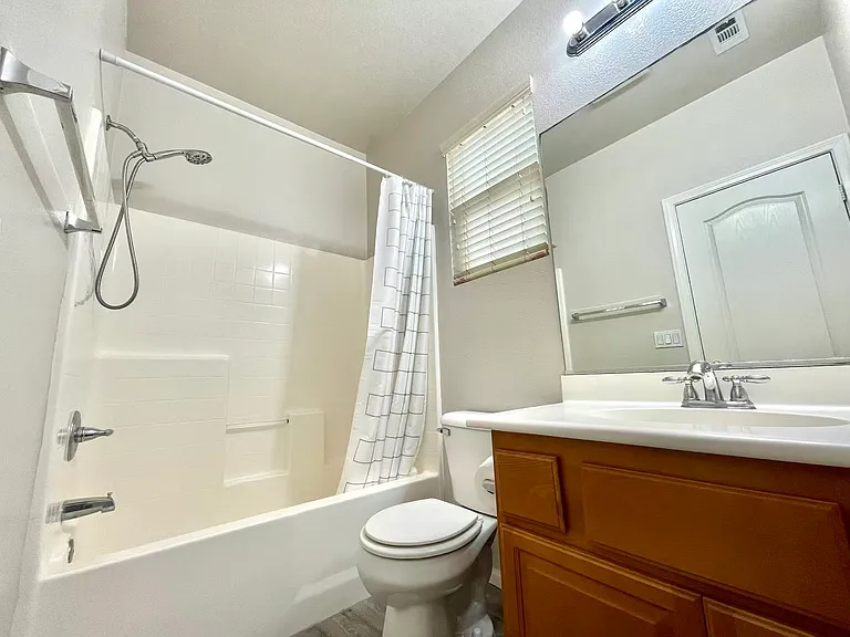 2nd floor bathroom2