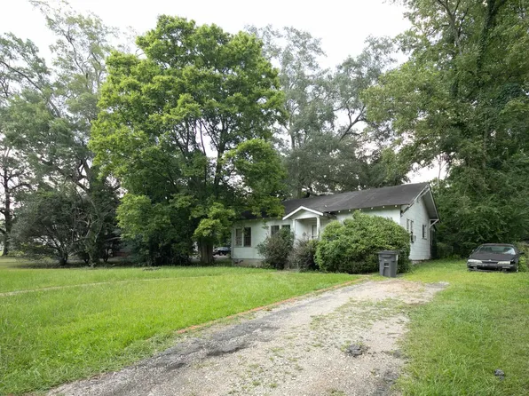157 E Crest Rd, Bessemer, AL 35023
