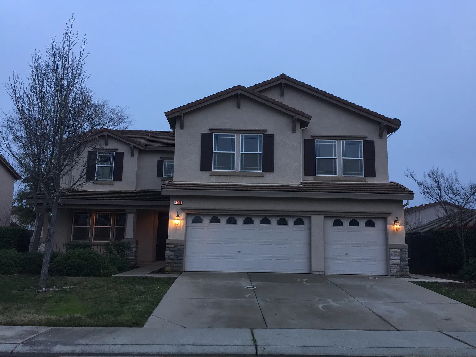 4409 Kingscote Way photo 1