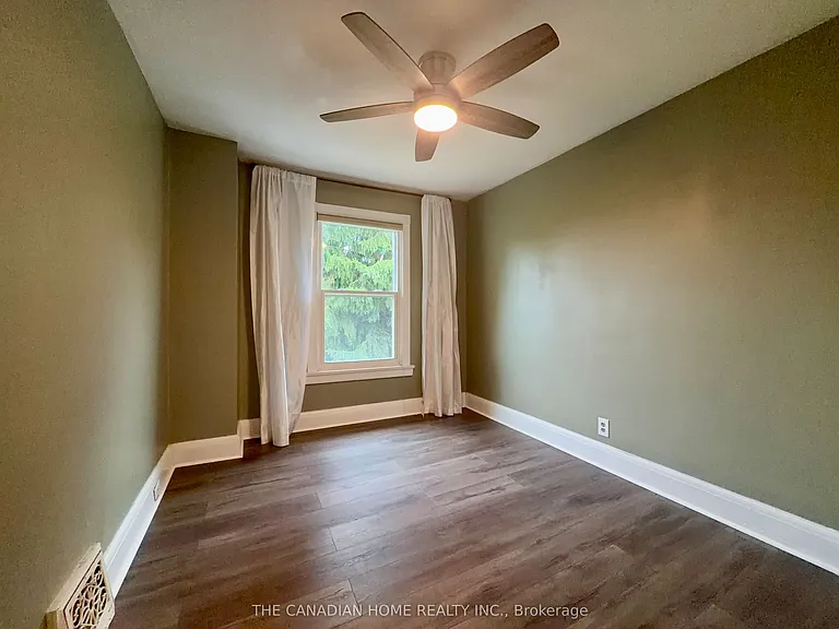 71 English St — Photo 26