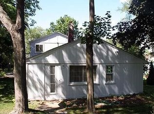 5028 Thornapple Dr, Waterford, MI 48327