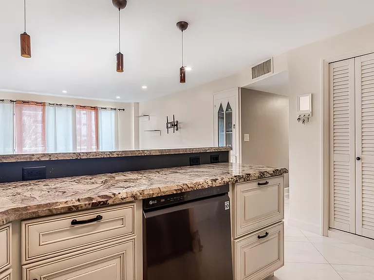 133 N Pompano Beach Blvd #204 — Photo 5