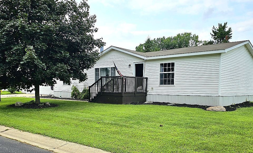1st image of 2955 Paw Paw Dr