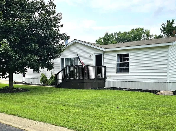 2955 Paw Paw Dr, Clarkston, MI 48348
