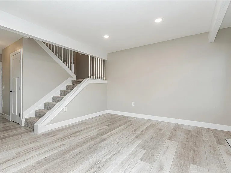 8720 Carr Loop — Photo 7