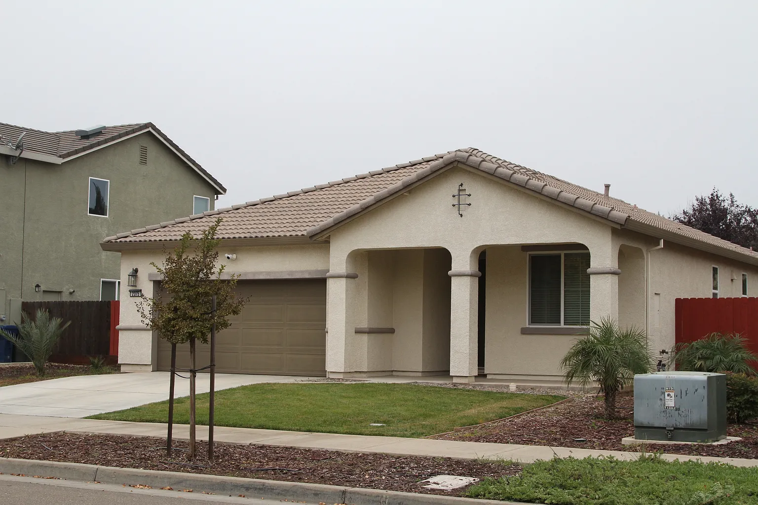 2375 Creekview Dr photo 1