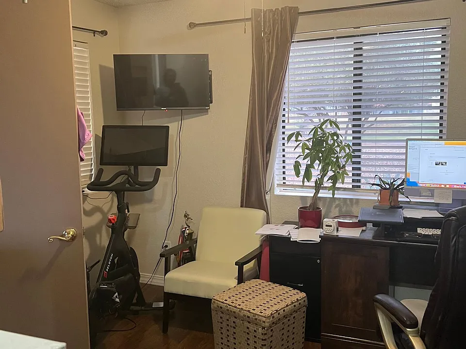 Bedroom/Office