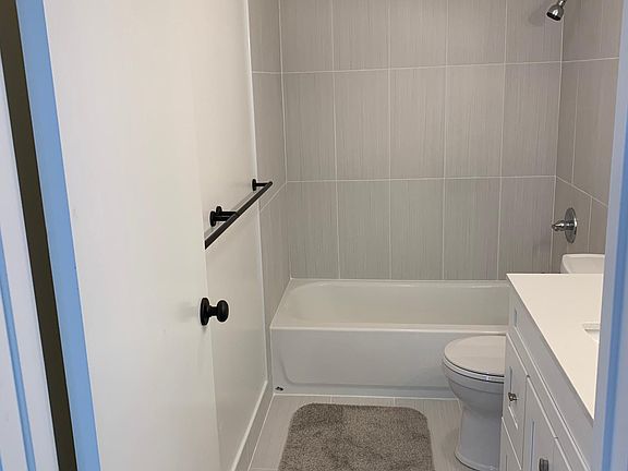 5th image of 3133 Fairview Ave E #A