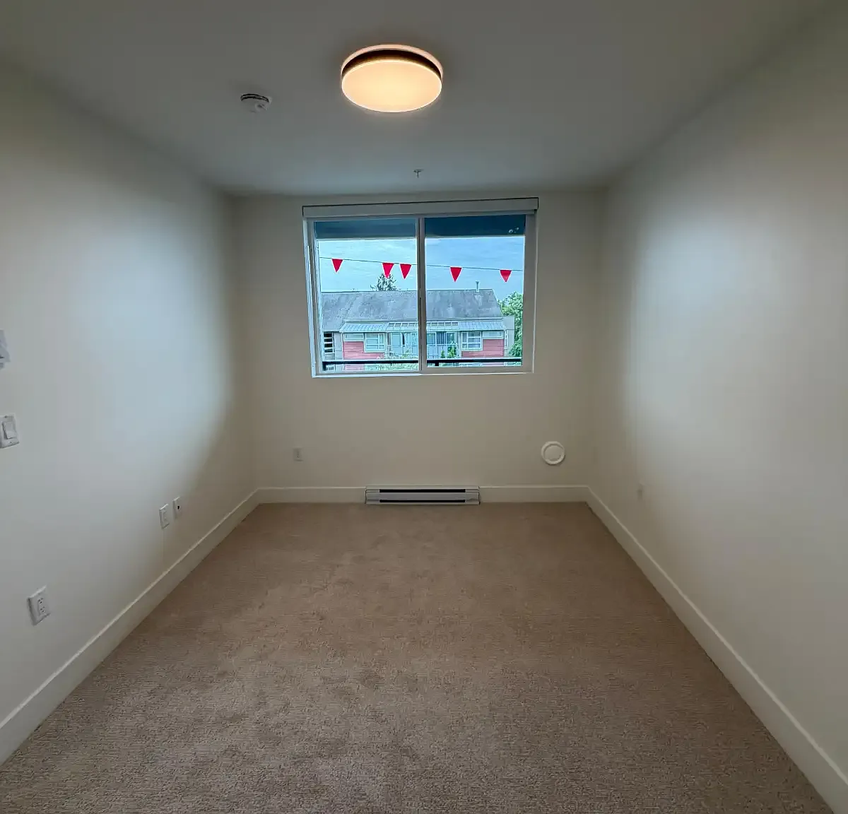 2 bed, 700 sqft, $2,300 — Photo 2
