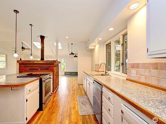 5th image of 19432 NE Mattson Rd