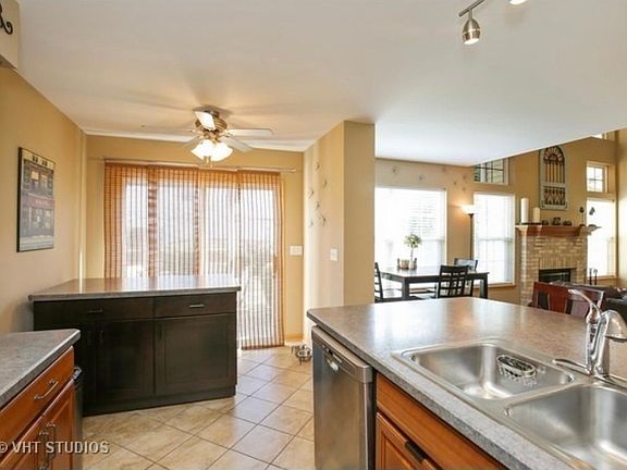 3rd image of 9913 Thornton Way #9913