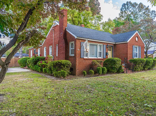 230 N Wright Street, Raeford, NC 28376