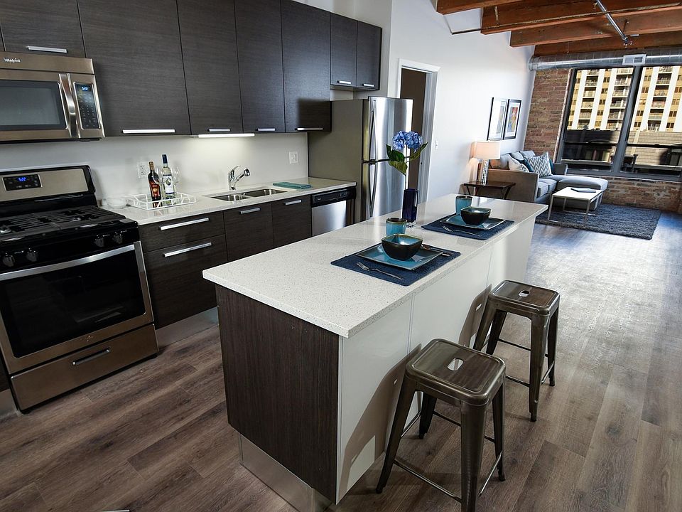 2nd image of 1332 S Michigan Ave #O5
