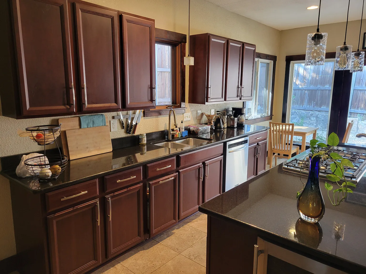 3 bed, 1450 sqft, $3,200 — Photo 4