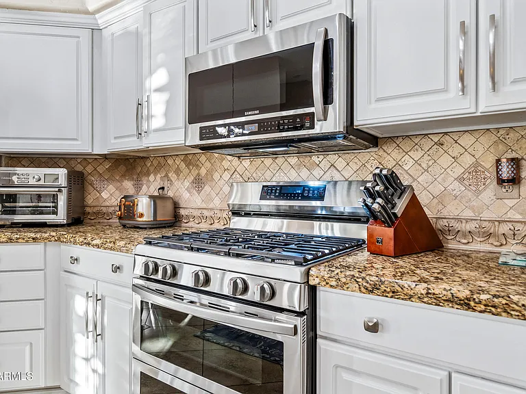 1817 E Willow Tree Ct — Photo 18