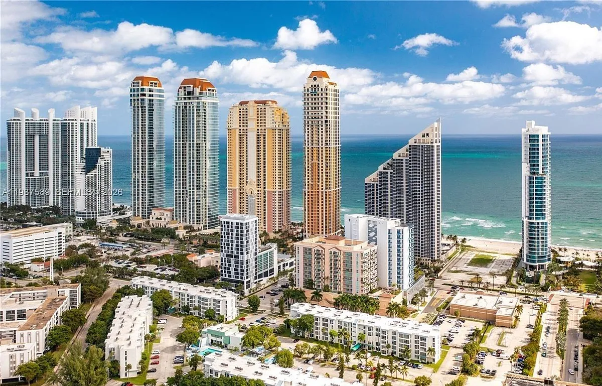 Building Photo - 17555 Atlantic Blvd #607