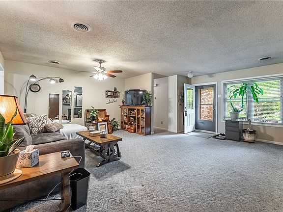 3rd image of 2808 N Peg Ln