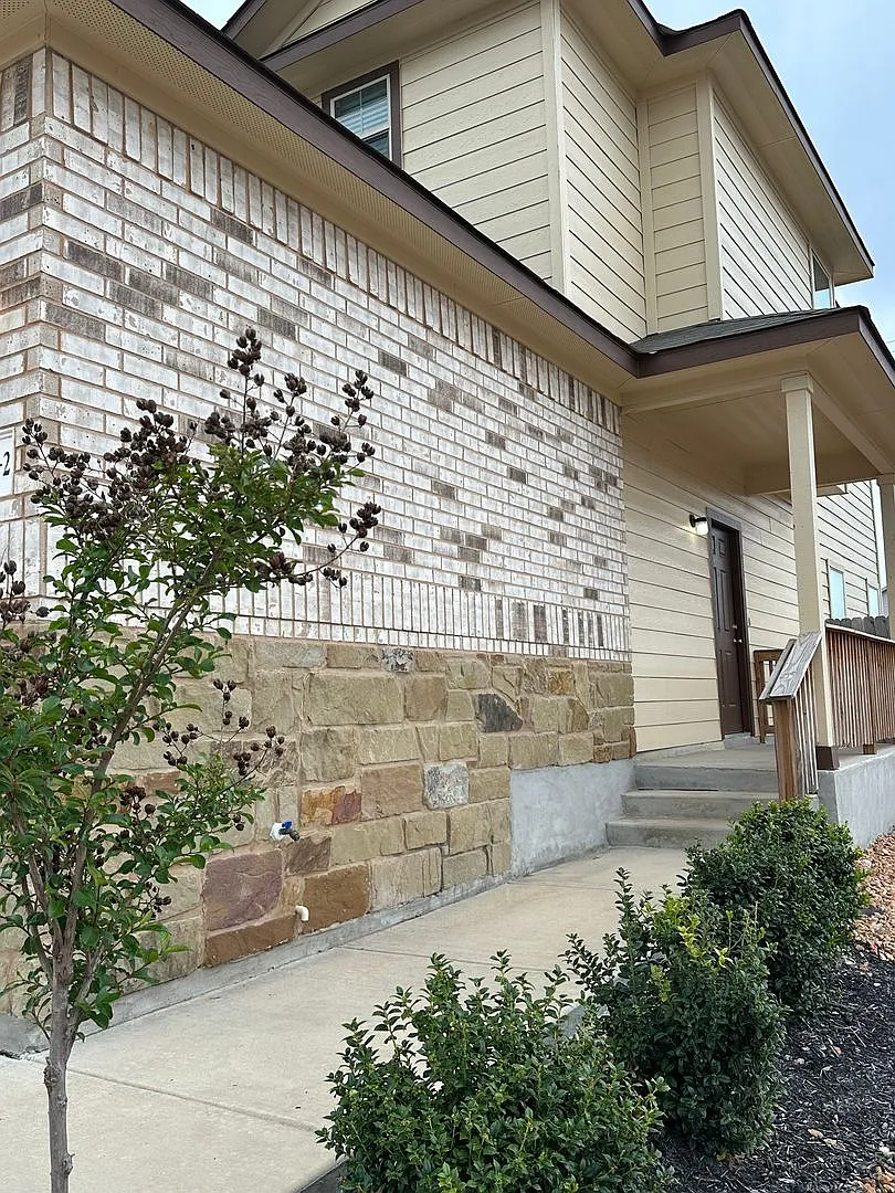Building Photo - 9204 Canyon Bnd #2