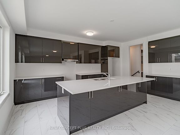 4th image of 22 Twinleaf Cres E